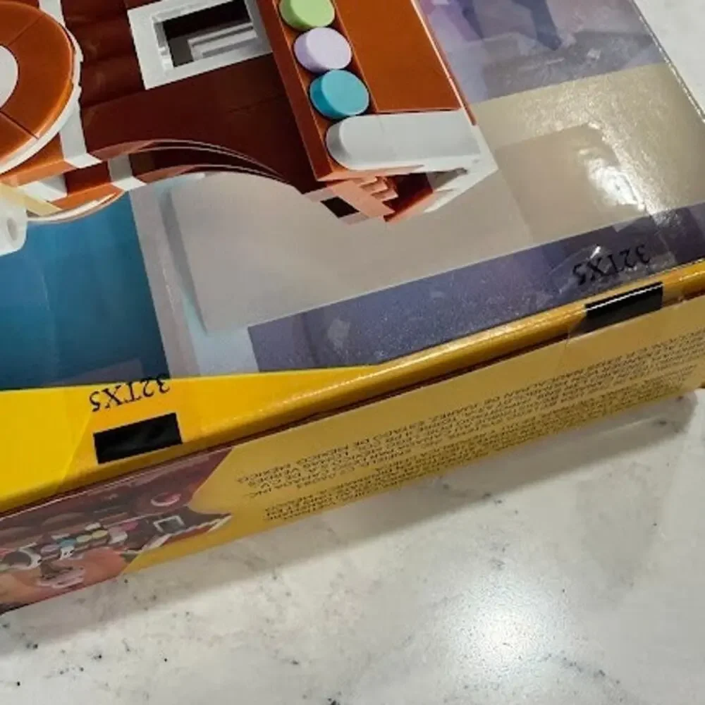 Lego Creator Gingerbread Train Set # 40777 - Picture 4 of 4